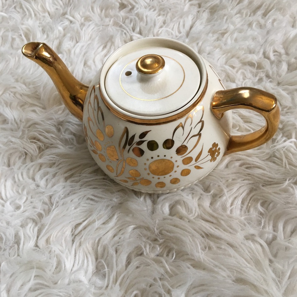 TEAPOT  vintage  with gold